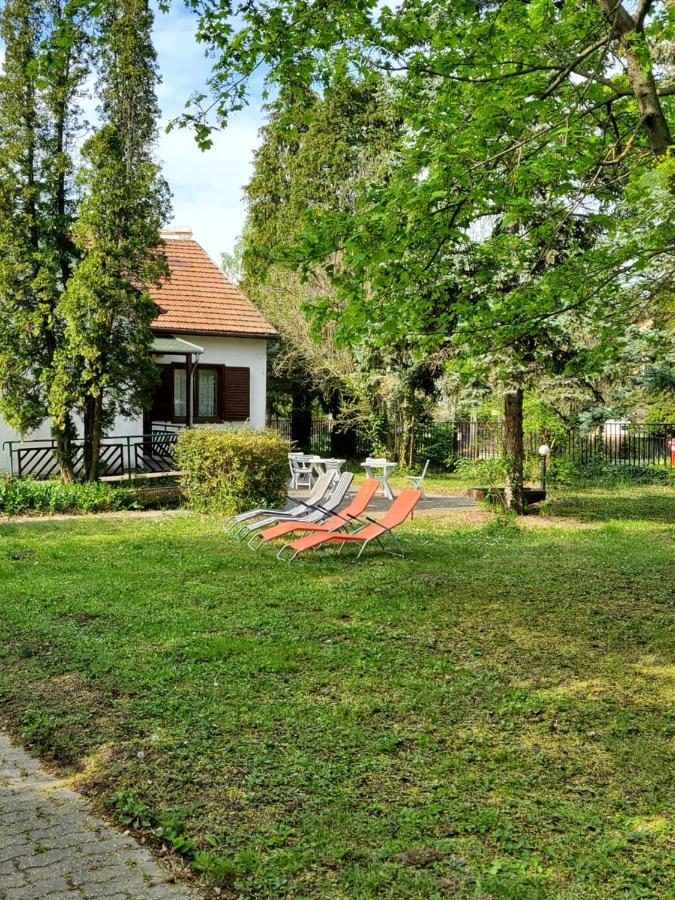 Bed and Breakfast Liget Ueduelo Шіофок Екстер'єр фото